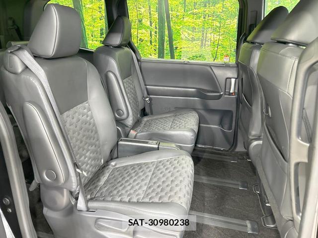 Toyota VOXY 2025-04 8876647-8