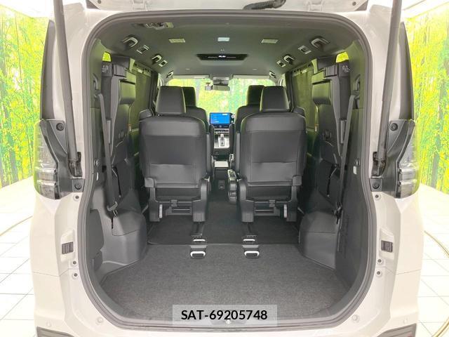 Toyota VOXY 2023-06 8876777-10