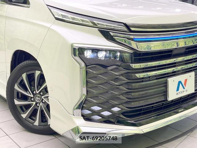 Toyota VOXY 2023-06 8876777-12