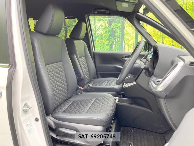 Toyota VOXY 2023-06 8876777-7