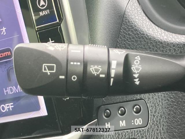 Toyota VOXY 2021-01 8877020-15