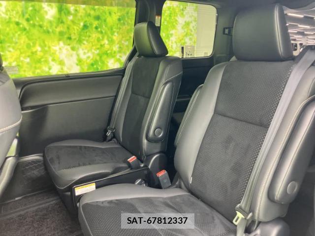 Toyota VOXY 2021-01 8877020-7