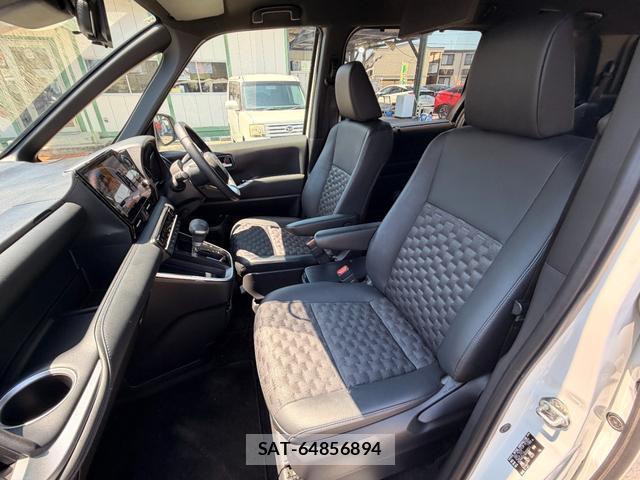 Toyota VOXY 2024-02 8877063-12