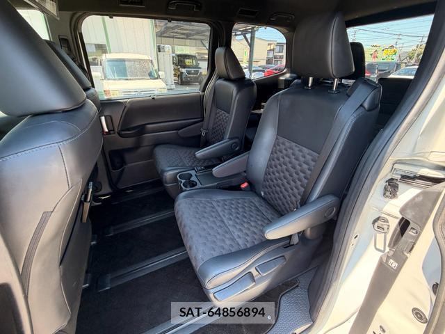 Toyota VOXY 2024-02 8877063-13