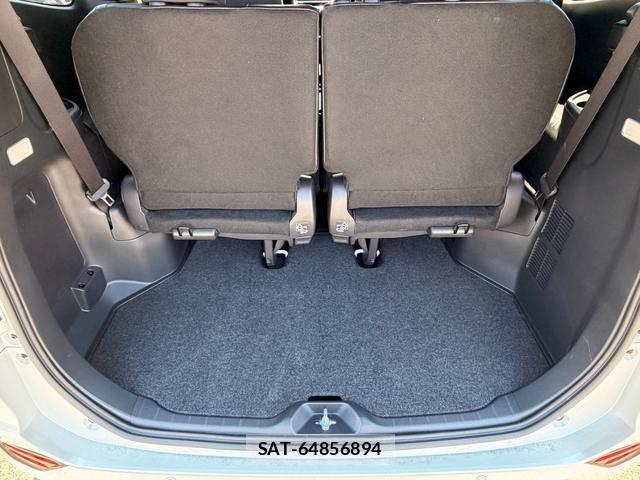 Toyota VOXY 2024-02 8877063-18