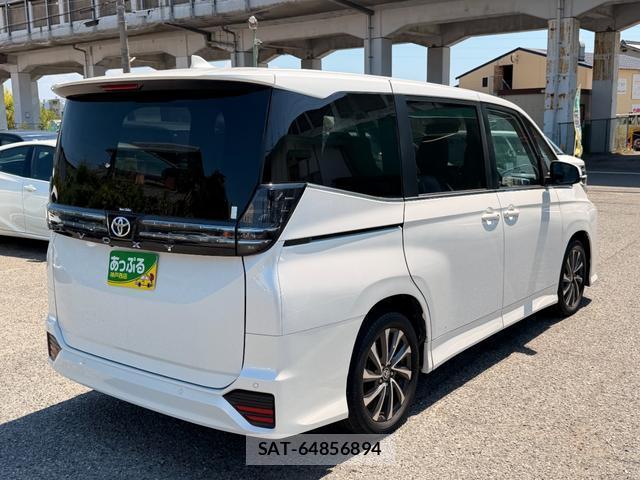 Toyota VOXY 2024-02 8877063-7