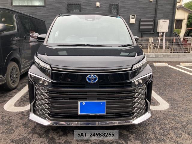 Toyota VOXY 2023-05 8877320-0
