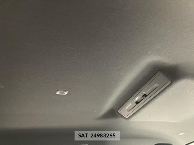 Toyota VOXY 2023-05 8877320-8