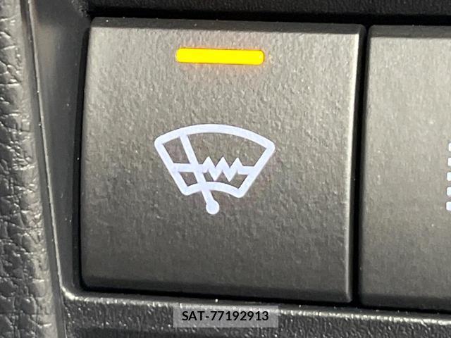 Toyota VOXY 2025-09 8877375-5
