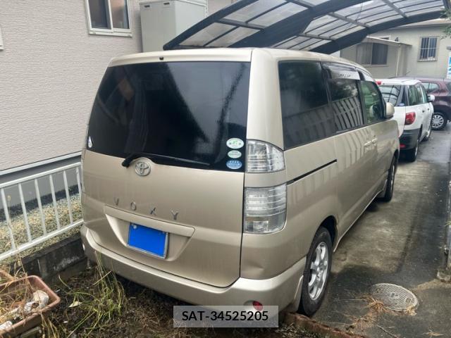 Toyota VOXY 2005-09 8877425-2