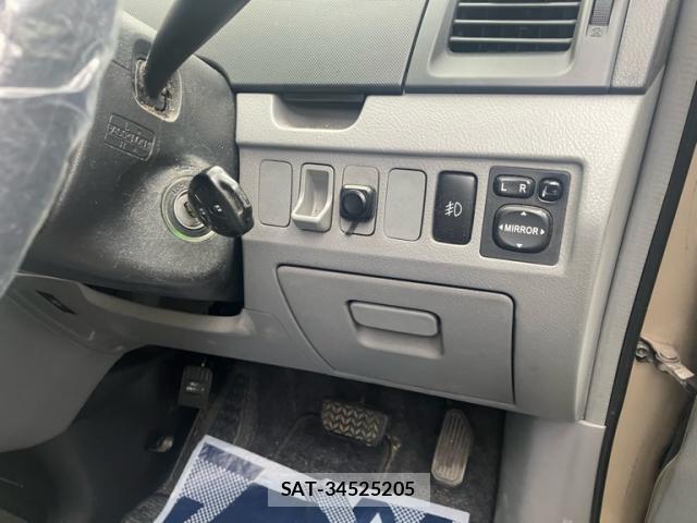 Toyota VOXY 2005-09 8877425-6