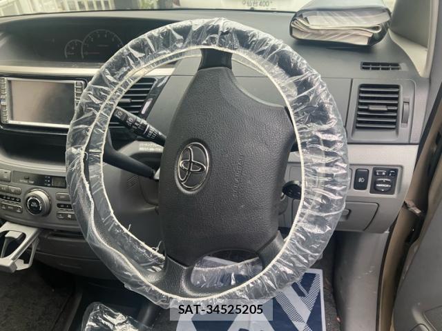Toyota VOXY 2005-09 8877425-7