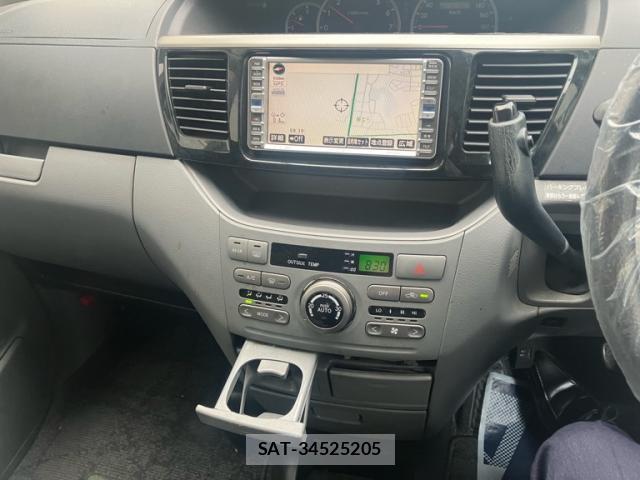 Toyota VOXY 2005-09 8877425-9