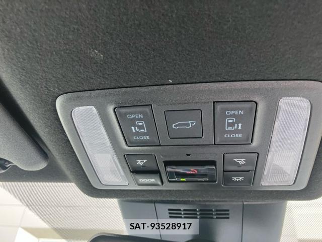 Toyota VOXY 2025-02 8877449-17