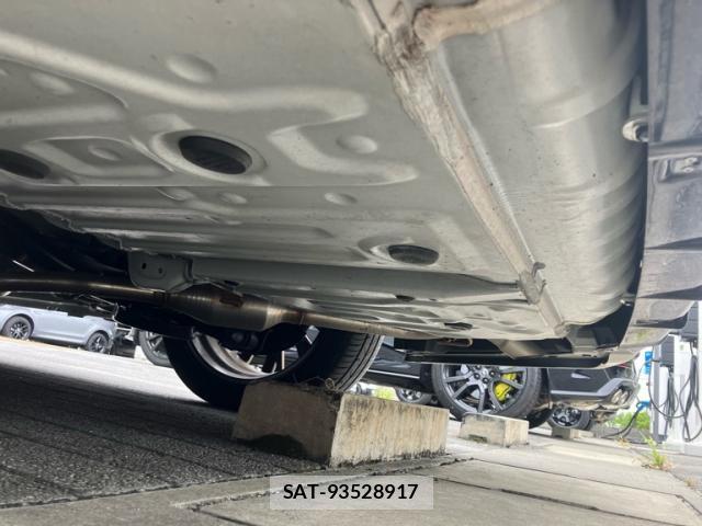 Toyota VOXY 2025-02 8877449-4