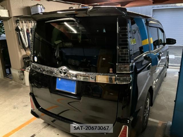 Toyota VOXY 2020-05 8877590-1