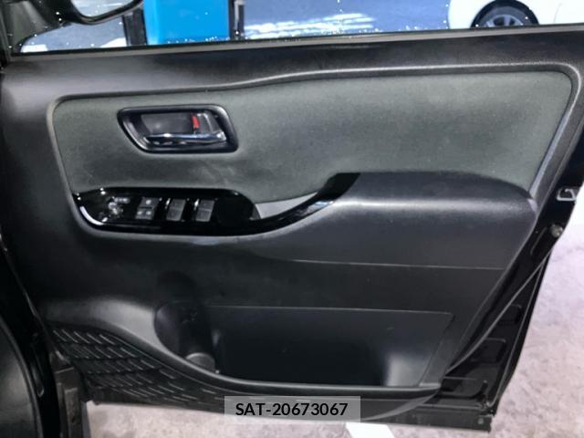 Toyota VOXY 2020-05 8877590-11