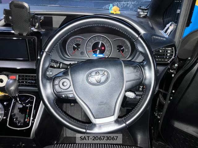Toyota VOXY 2020-05 8877590-15