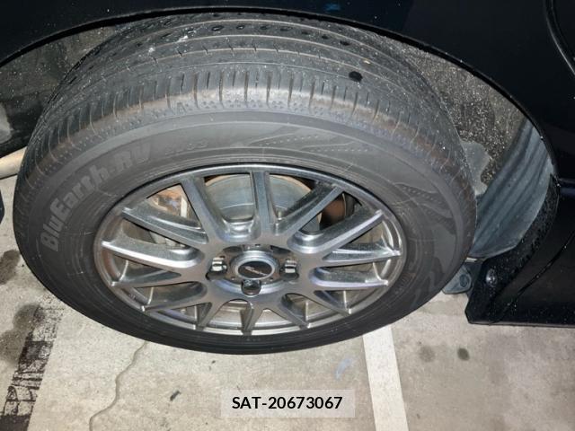 Toyota VOXY 2020-05 8877590-6