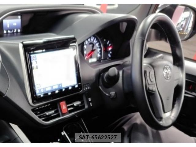 Toyota VOXY 2019-05 8877713-2