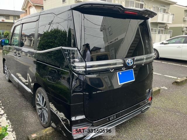 Toyota VOXY 2023-01 8877904-12