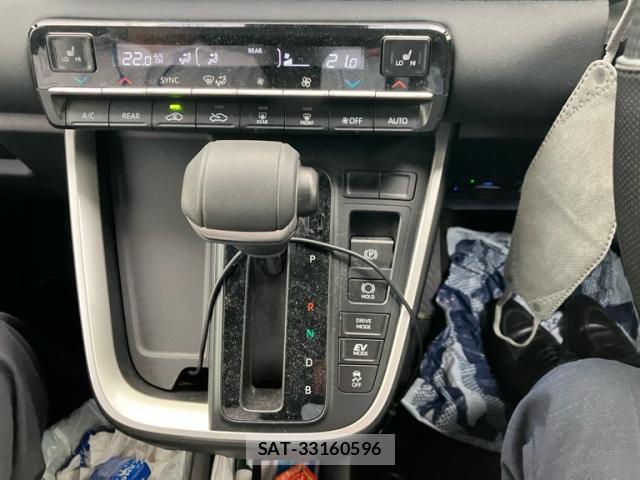 Toyota VOXY 2023-01 8877904-14