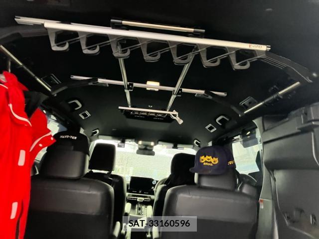 Toyota VOXY 2023-01 8877904-16
