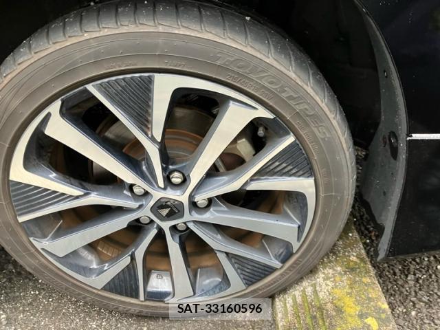 Toyota VOXY 2023-01 8877904-5