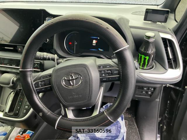 Toyota VOXY 2023-01 8877904-8