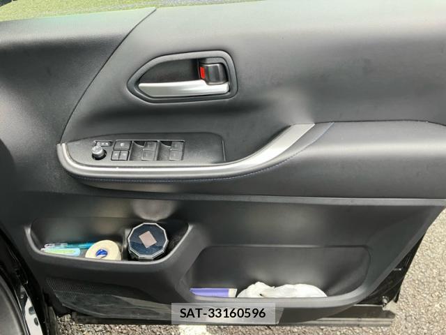 Toyota VOXY 2023-01 8877904-9