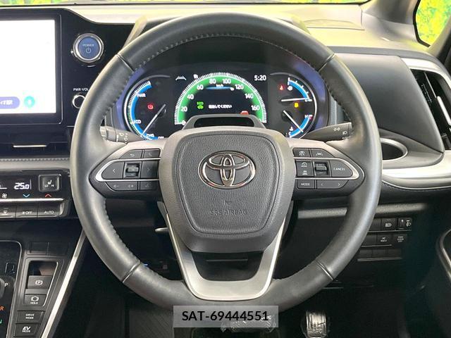 Toyota VOXY 2023-05 8878030-11