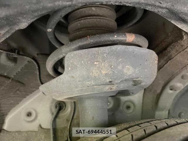 Toyota VOXY 2023-05 8878030-19