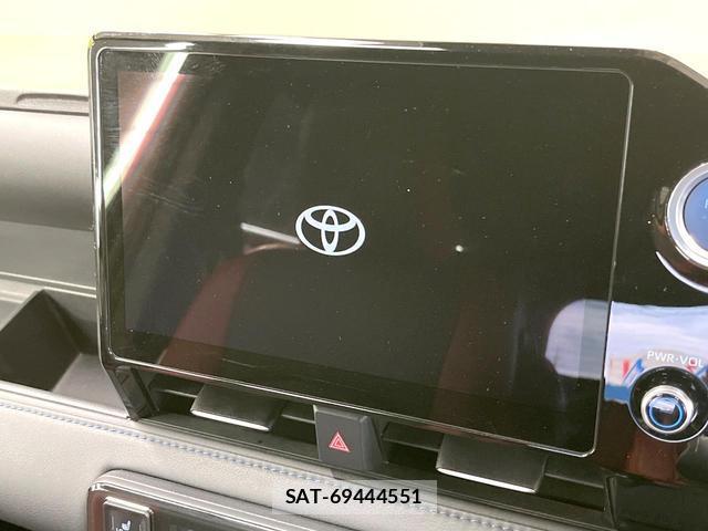Toyota VOXY 2023-05 8878030-3