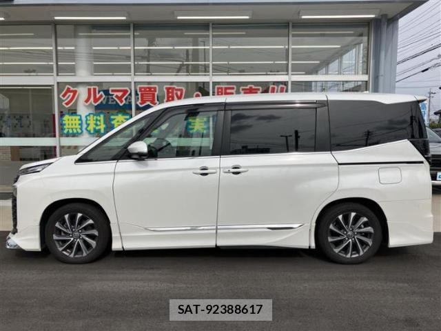 Toyota VOXY 2023-01 8878090-1