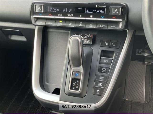 Toyota VOXY 2023-01 8878090-12