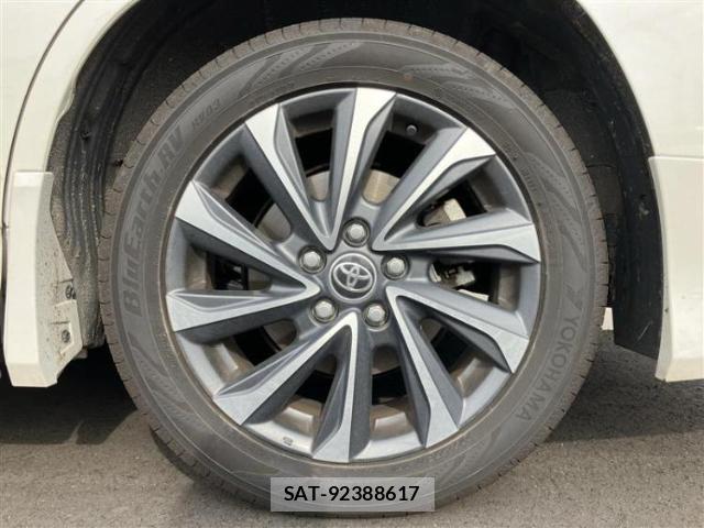 Toyota VOXY 2023-01 8878090-17