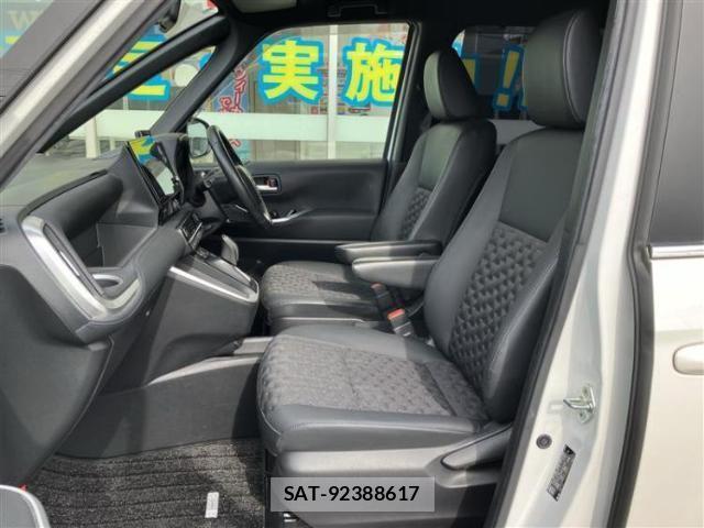 Toyota VOXY 2023-01 8878090-4