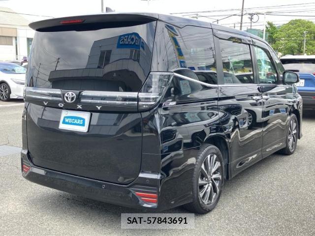 Toyota VOXY 2023-04 8878099-2