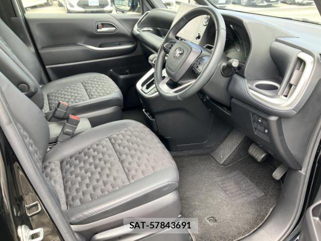 Toyota VOXY 2023-04 8878099-3
