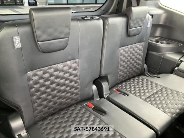 Toyota VOXY 2023-04 8878099-5