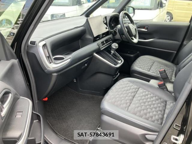 Toyota VOXY 2023-04 8878099-6