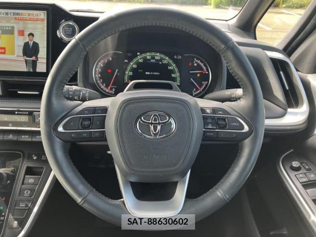 Toyota VOXY 2023-06 8878103-12