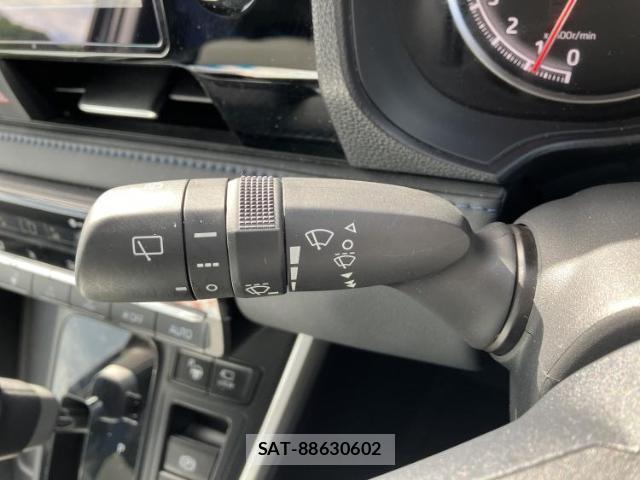 Toyota VOXY 2023-06 8878103-13