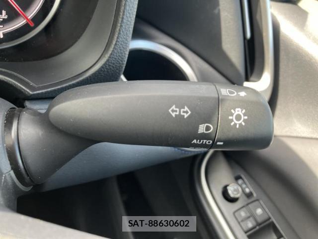 Toyota VOXY 2023-06 8878103-14