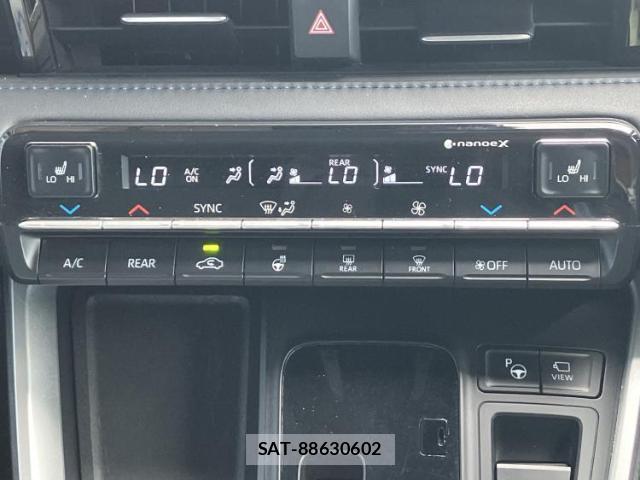 Toyota VOXY 2023-06 8878103-17