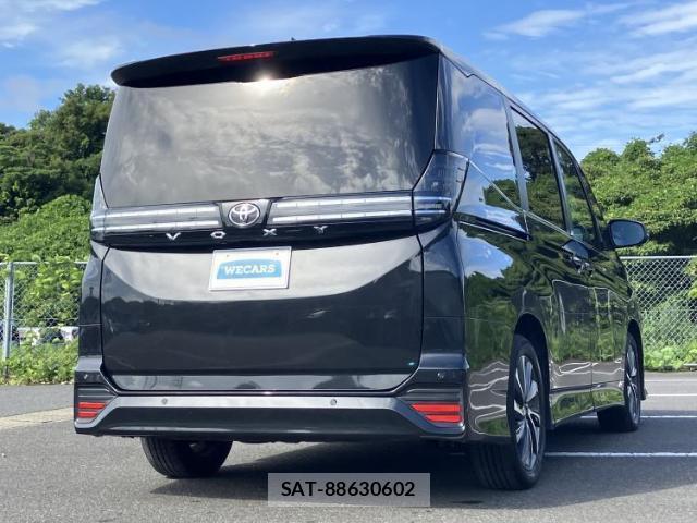 Toyota VOXY 2023-06 8878103-2