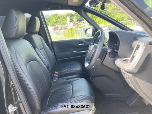 Toyota VOXY 2023-06 8878103-4