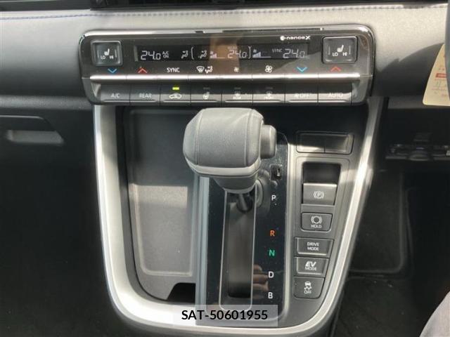 Toyota VOXY 2022-09 8878172-14