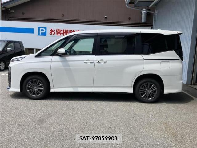 Toyota VOXY 2025-02 8878206-1
