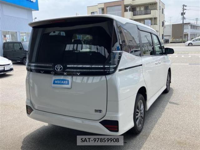Toyota VOXY 2025-02 8878206-2
